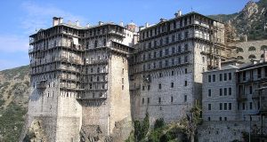 AYNOROZ: KADINLARA YASAK OLAN DİNÎ BÖLGE