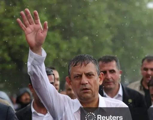 SİYASÎ ve HUKUKÎ AÇIDAN MUTLAK BUTLAN Özgür Özel Mutlak Butlan Tepkisi
